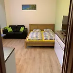 Deluxe Prague Studio